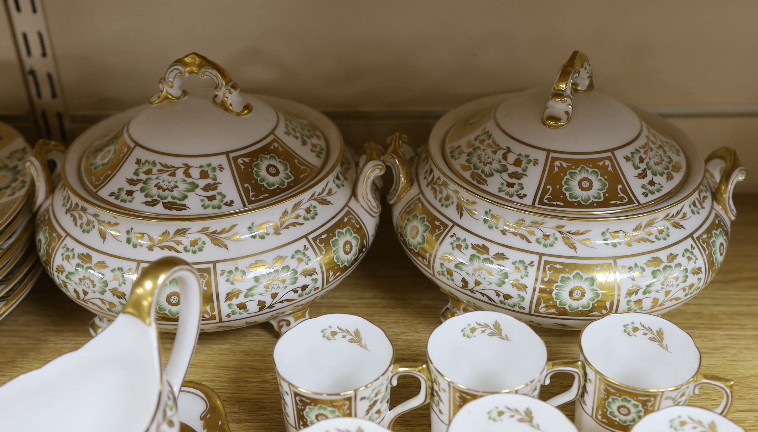 A Royal Crown Derby “Green Derby Panel” dinner, tea and coffee service